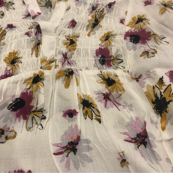 Lucky Brand women’s top large. White with gold and purple flowers. NWT. - Picture 6 of 6